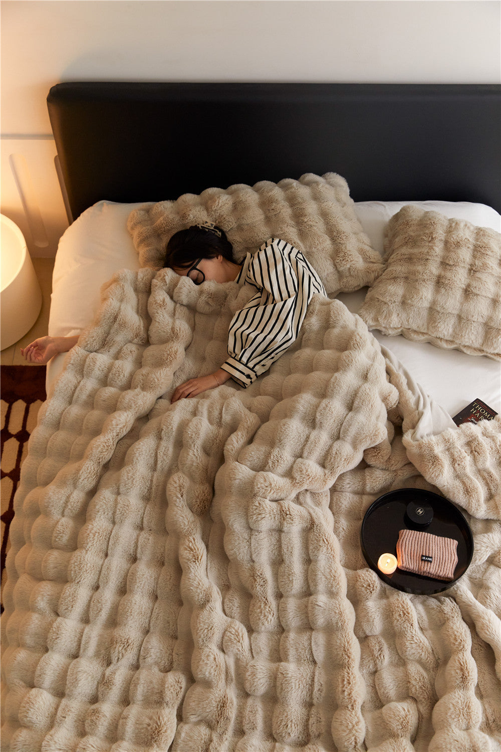 Bubble Velvet Throw Blanket – image 2