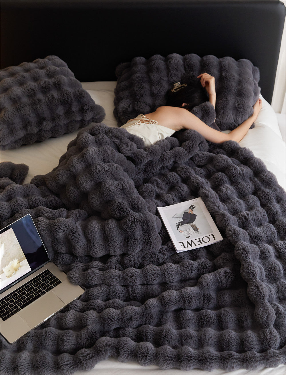 Bubble Velvet Throw Blanket – image 6
